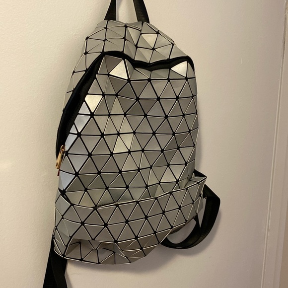 Unique and funky light back pack. Black and silver - Picture 1 of 6